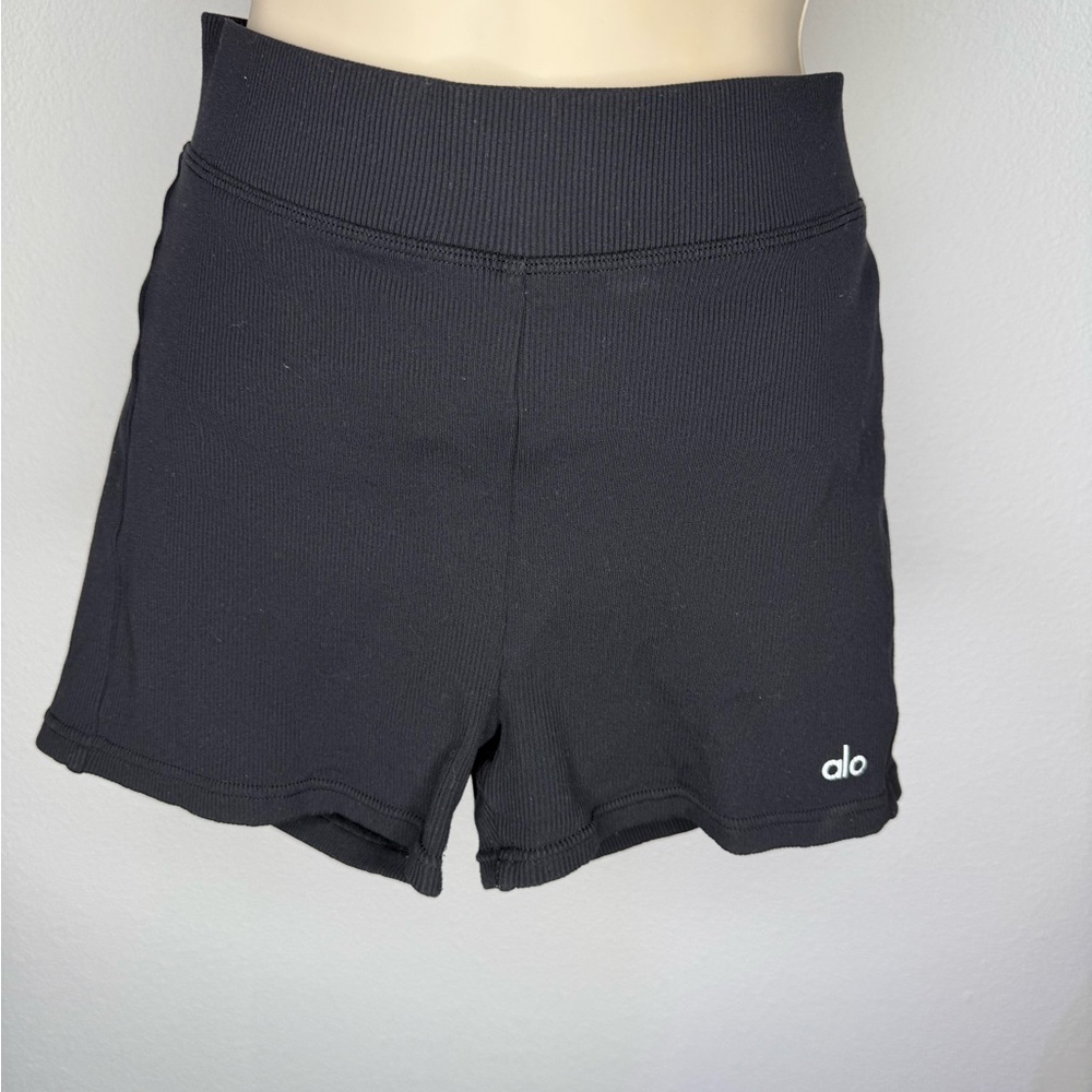 ALO Yoga Women's Ribbed High Waisted Biker Shorts